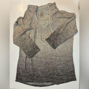 Small Gray 3/4 Sleeve Shirt